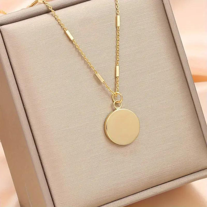 Women’s Gold Pendant Necklace – Stylish Versatile Sweater Chain