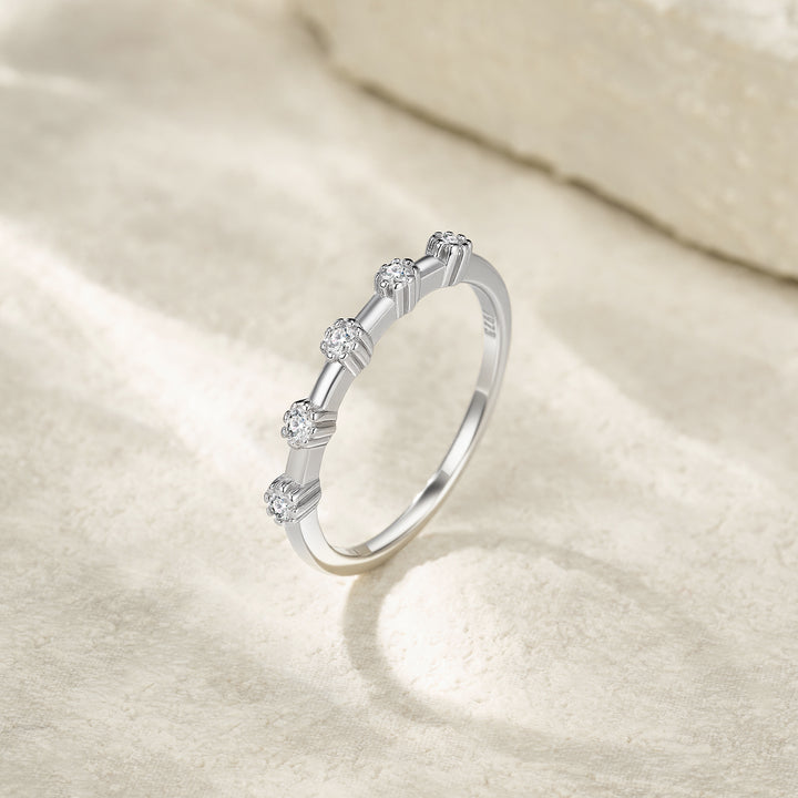 Luxury Minimalist Moissanite Ring – Platinum-Plated S925 Silver, GRA Certified, Lightweight