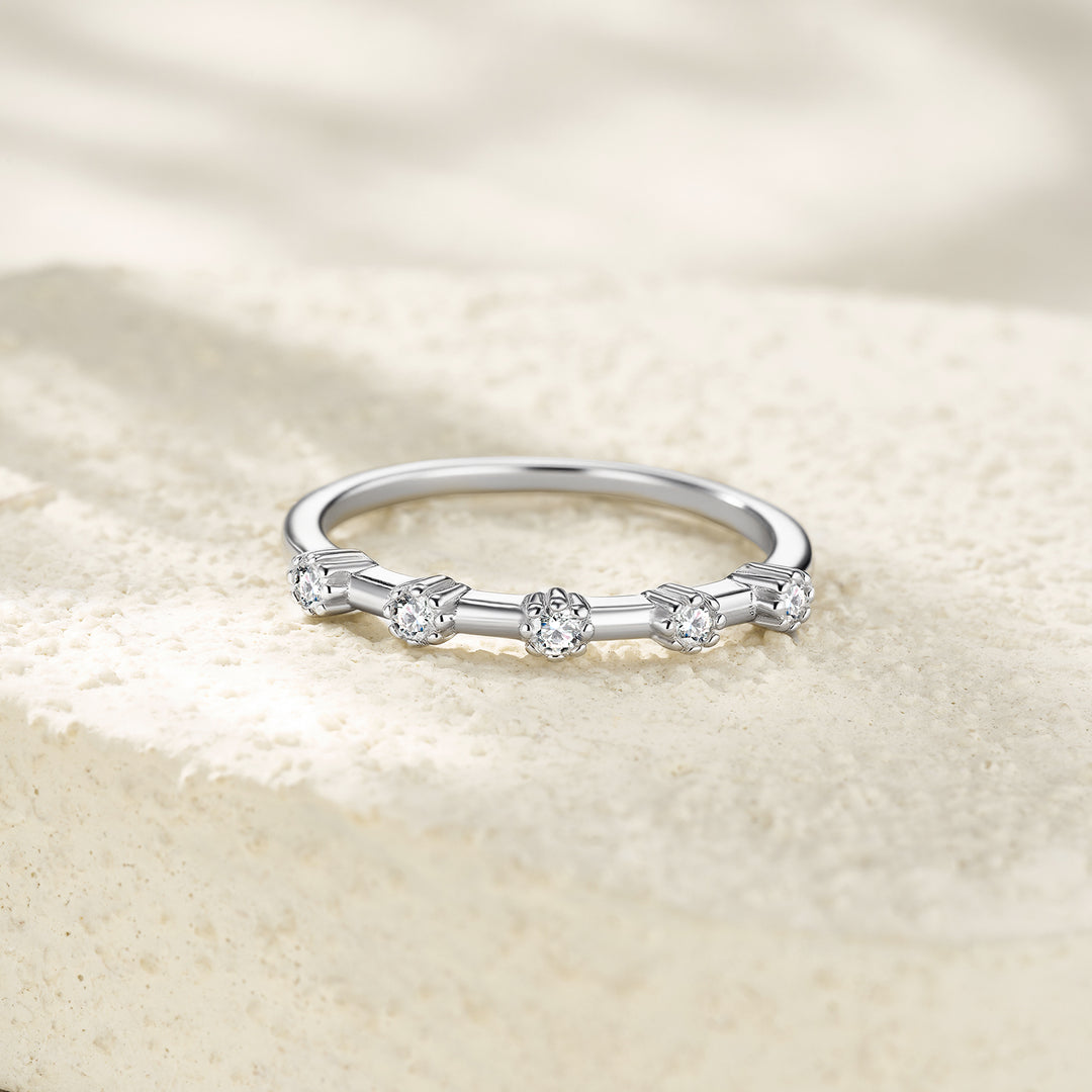 Luxury Minimalist Moissanite Ring – Platinum-Plated S925 Silver, GRA Certified, Lightweight