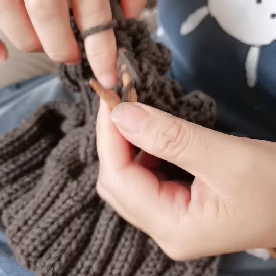 5PCS Valentine’s Milk Cotton Yarn Set – Soft Thick Knitting Yarn for DIY Scarves, Hats & Handmade Crafts