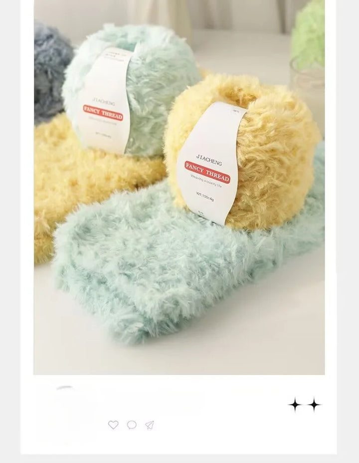 Imitation Fur Long-Haired Yarn – 400g Soft Beginner Knitting Yarn (4 Skeins Set)