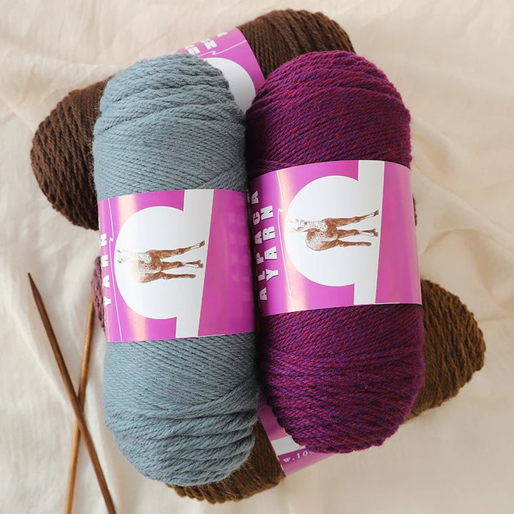 Large Skeins of Medium-Thick Alpaca Yarn – Beginner-Friendly Knitting Yarn for Sweaters, Scarves & Gloves
