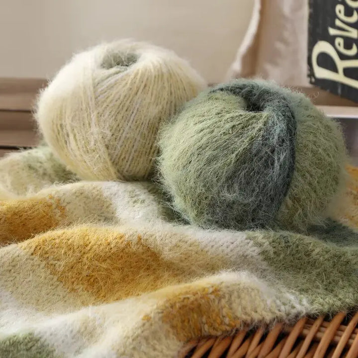 300g Xuebao Gradient Plush Yarn (3 Pieces) – Soft Warm Knitting Yarn for Scarves, Hats, Gloves & Blankets