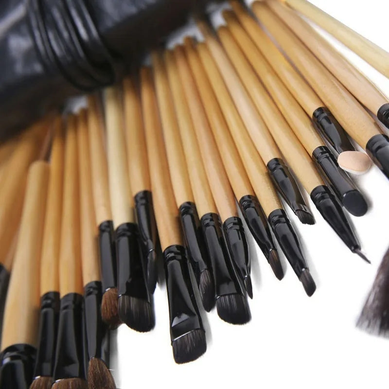 ✨ 24-Piece Professional Makeup Brush Set — Gift Bag Beauty Tools 💄🎁