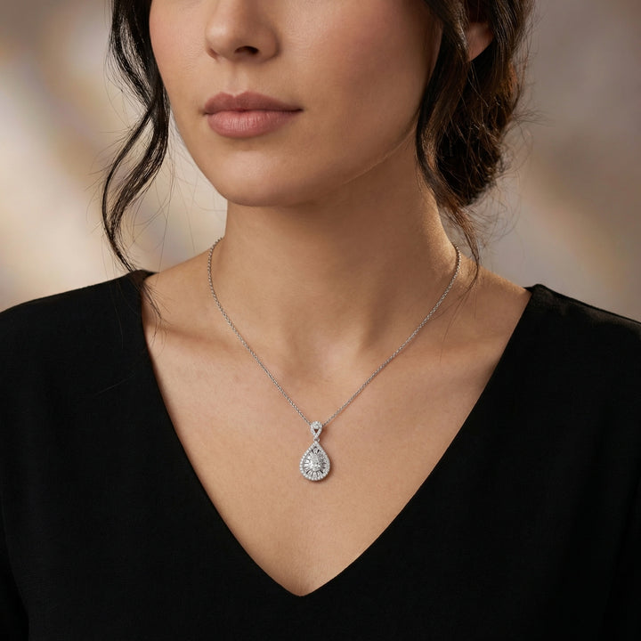 💎 Pear-Shaped Diamond Sunburst Pendant Necklace