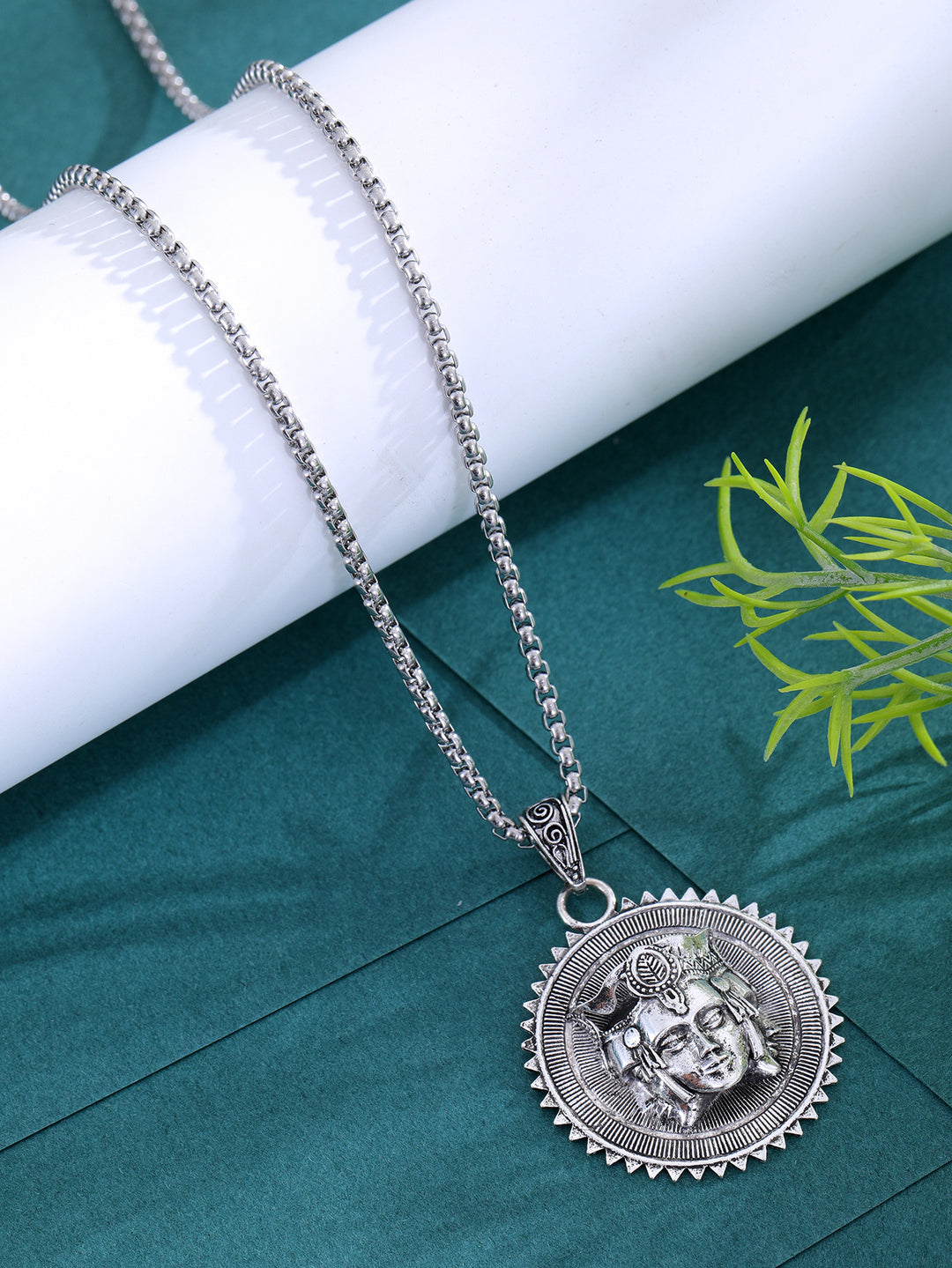Personalized Retro Titanium Steel Pendant Necklace – Men’s & Women’s Jewelry
