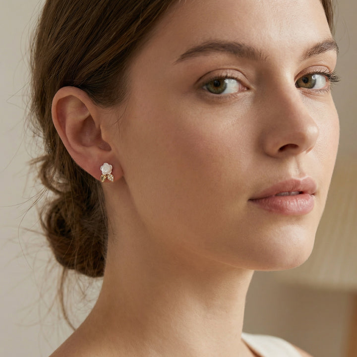 ✨ 925 Sterling Silver Mother-of-Pearl Rose Stud Earrings with CZ & Polished Leaf Accents ✨