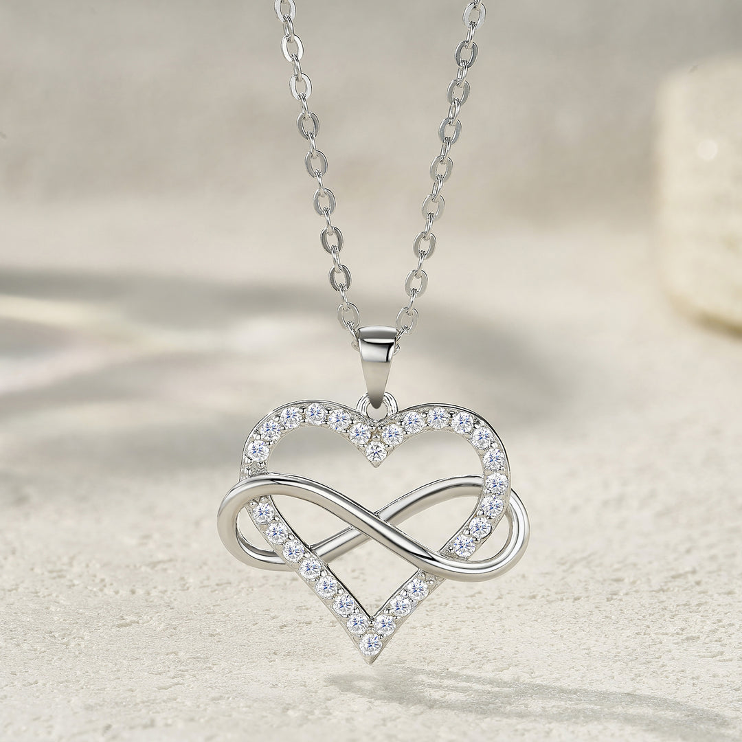 Luxury Minimalist Heart Moissanite Pendant Necklace – Gold-Plated S925 Silver