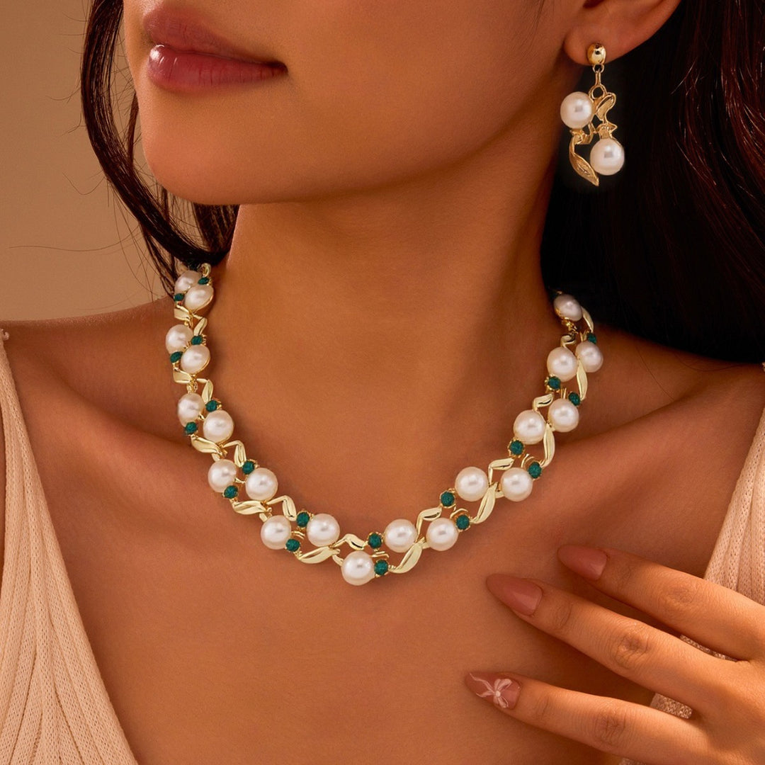 Women’s Pearl & Turquoise Necklace & Earrings Set – Versatile Elegant Jewelry