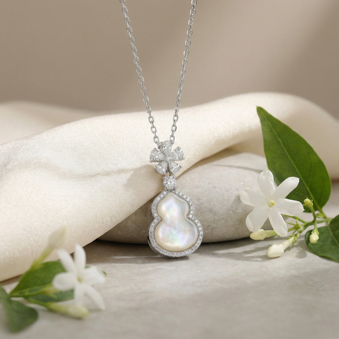 ✨ 925 Sterling Silver Mother of Pearl Hulu Necklace