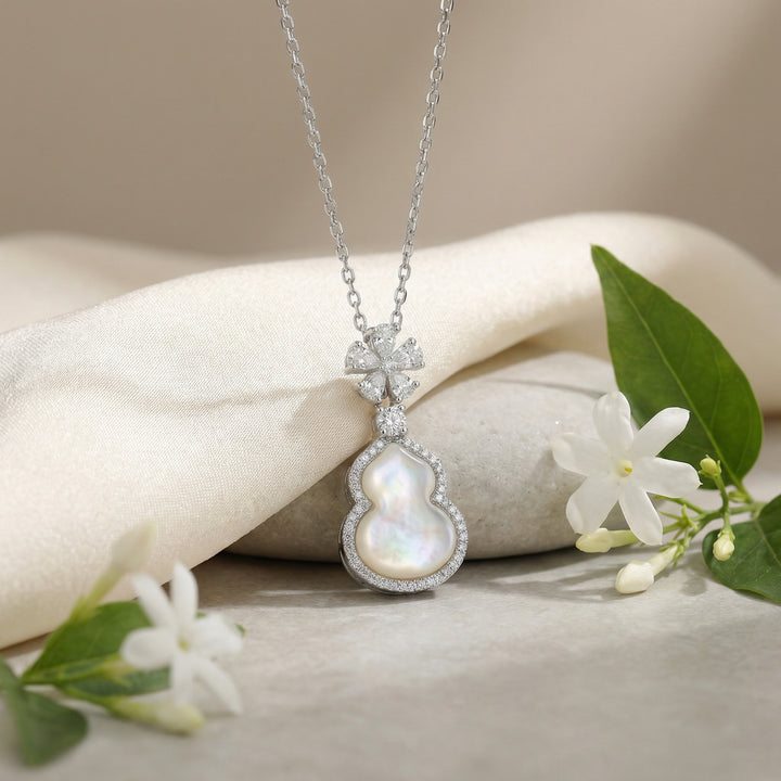 ✨ 925 Sterling Silver Mother of Pearl Hulu Necklace