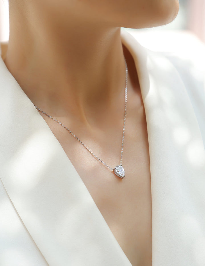 ✨ S925 Platinum-Plated Pear-Cut Moissanite Pendant Necklace ✨
