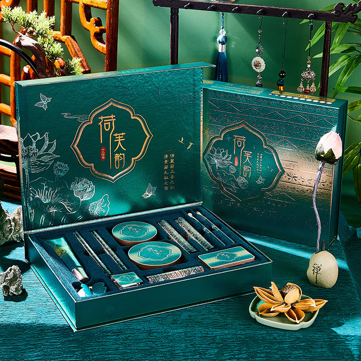 🏮 Ancient Style Carved Beauty Set – 13-Piece National Fashion Makeup Gift Set (Ivory White) ✨