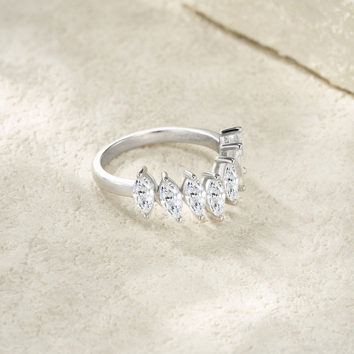 Luxury Minimalist Moissanite Ring – Platinum-Plated S925 Silver, GRA Certified