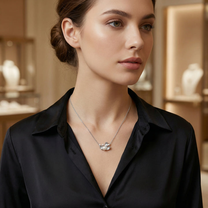 ✨ 925 Sterling Silver Pearl & Sparkling Diamond Floral Pendant Necklace ✨