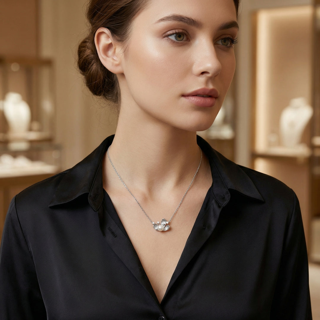 ✨ 925 Sterling Silver Pearl & Sparkling Diamond Floral Pendant Necklace ✨