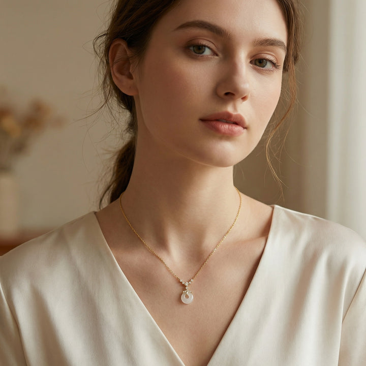 💎 925 Sterling Silver White Jade Donut Necklace – Floral Gemstone Accents 💎