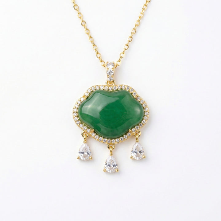 🍃 Green Jade Cloud Necklace
