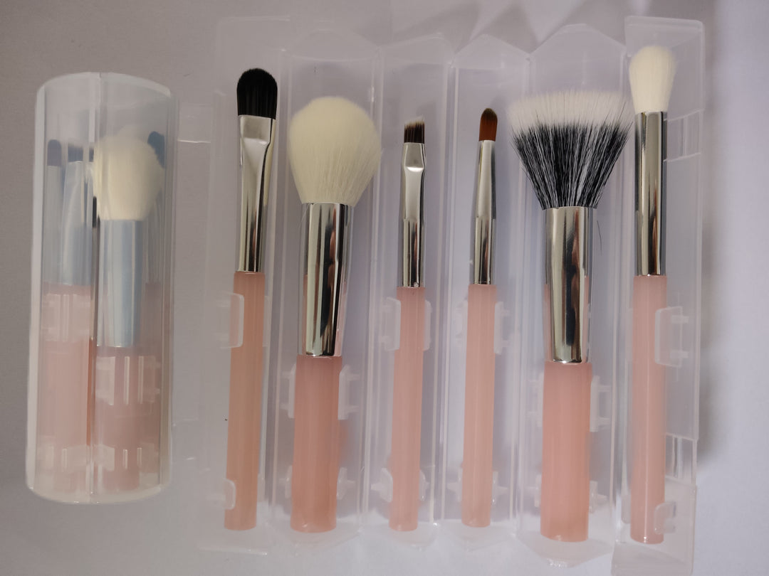 🌿 6-Piece Green Roll Makeup Brush Set – Portable Travel Cosmetic Brushes with Roll Case 💄✨