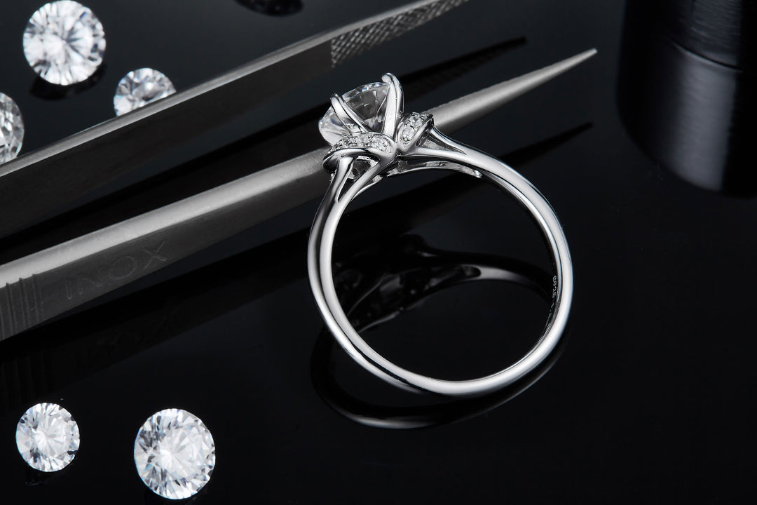 💍 1-Carat Moissanite Minimalist Ring – Platinum-Plated S925 Silver (2g, Sizes 5–9) 💍