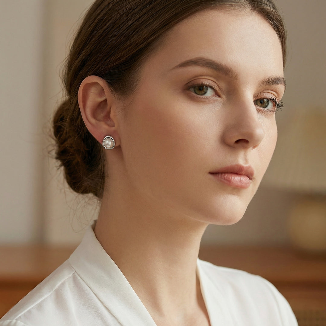 ✨ 925 Sterling Silver Triangular Pearl Stud Earrings ✨
