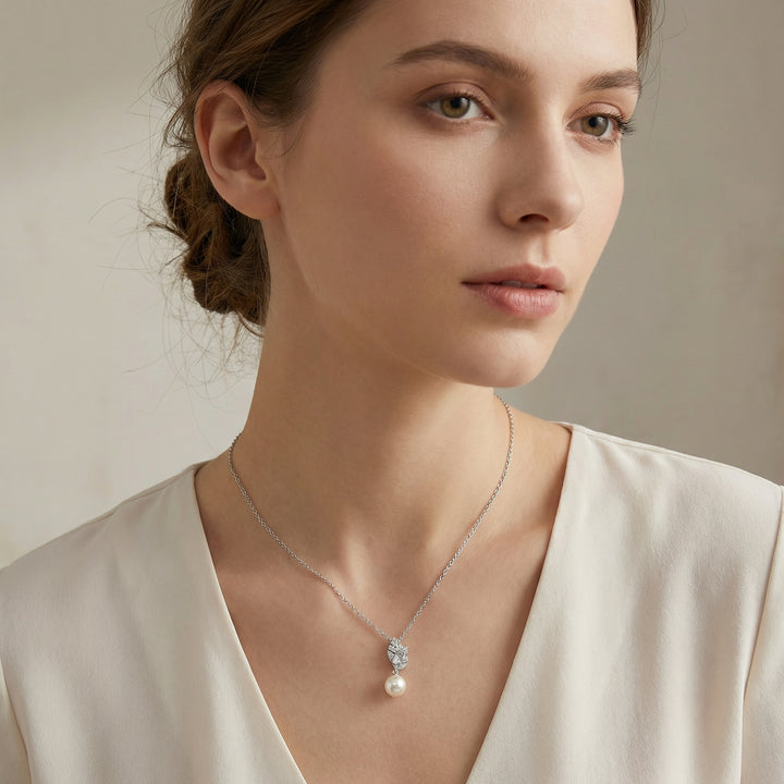 🌿 925 Sterling Silver Elegant Pearl & Diamond Leaf Motif Pendant Necklace 🌿
