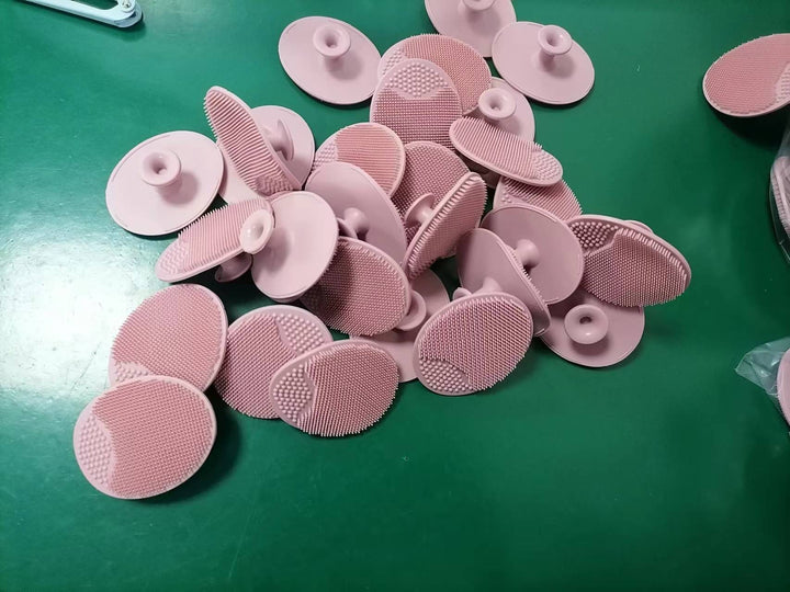 💖🧼 Portable Travel Facial Cleansing Brush | Breathable & Dustproof Face Brush