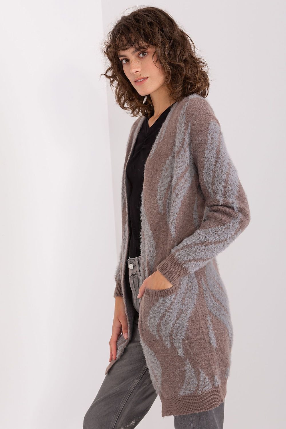 Cardigan AT