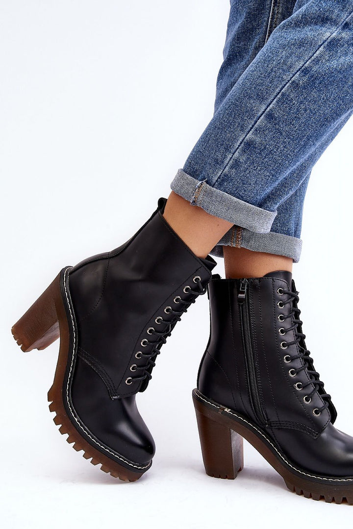 Heel boots Step in style