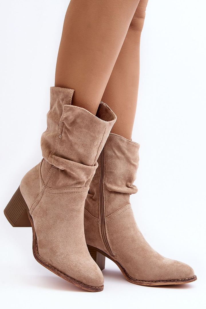 Heel boots Step in style