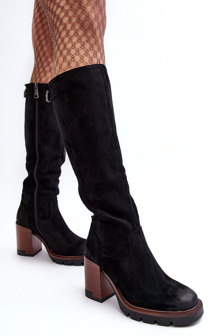 Heel boots Step in style