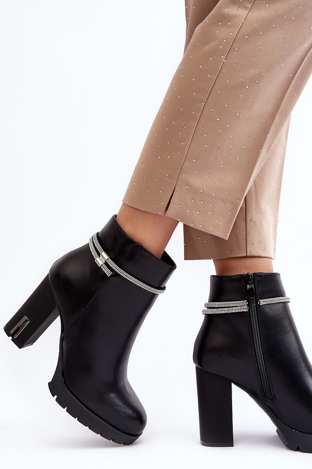 Heel boots Step in style