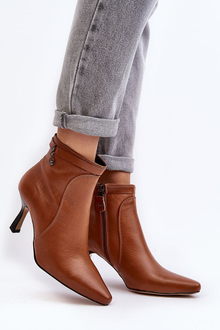 Heel boots Step in style