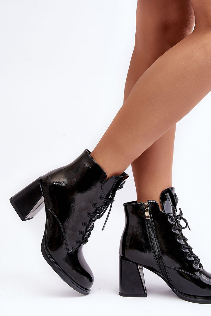 Heel boots Step in style