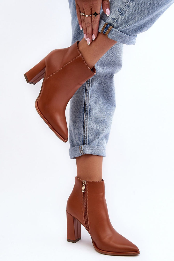 Heel boots Step in style