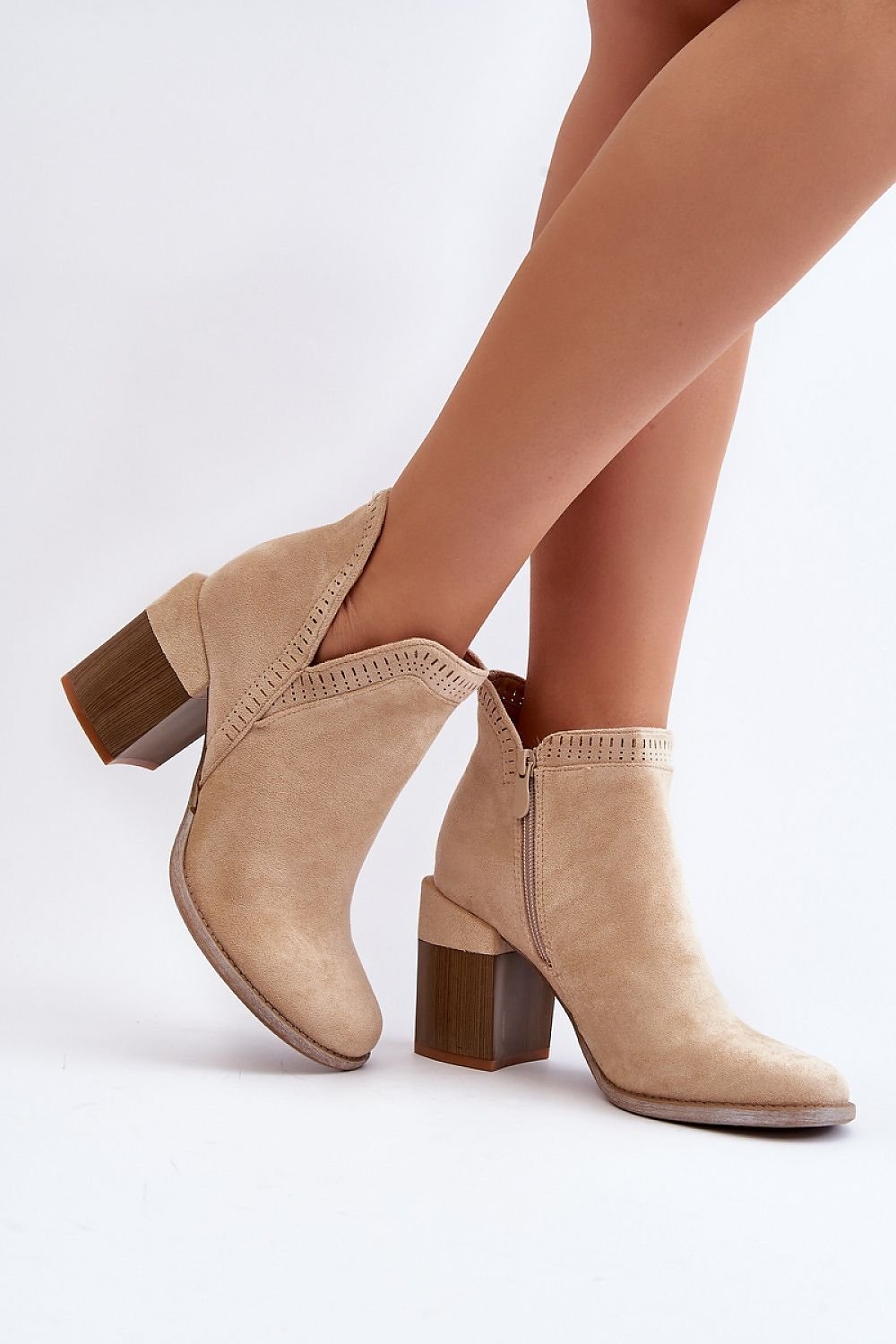 Heel boots Step in style