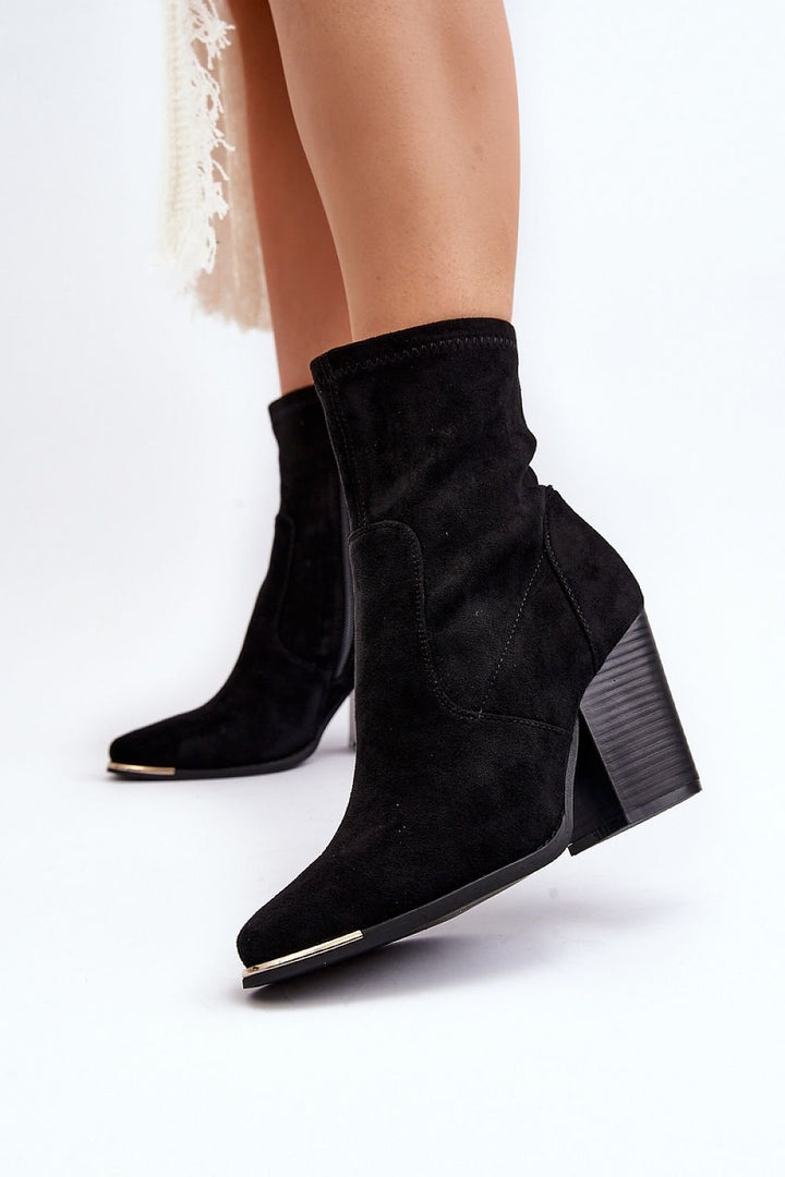 Heel boots Step in style