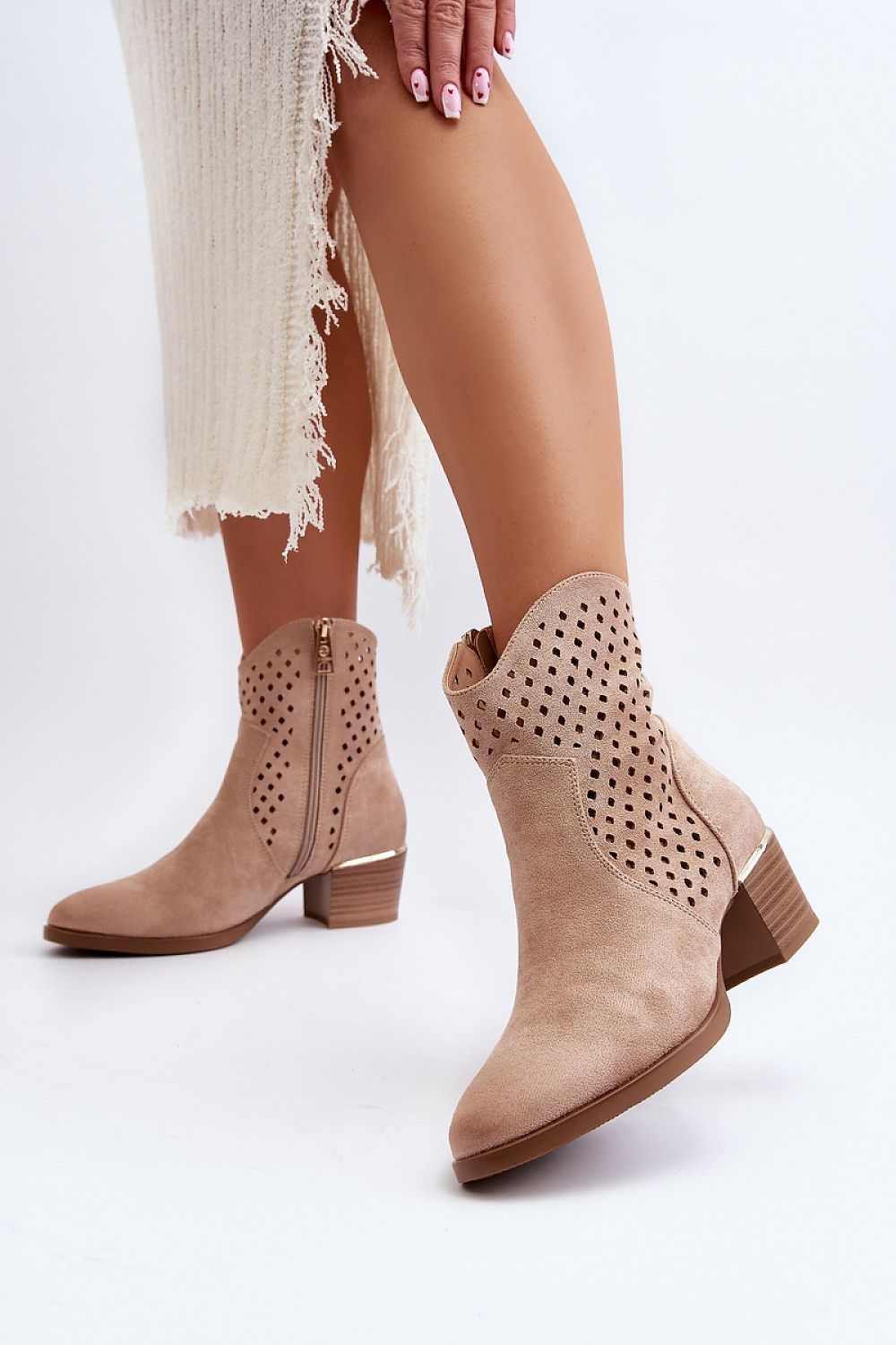 Heel boots Step in style