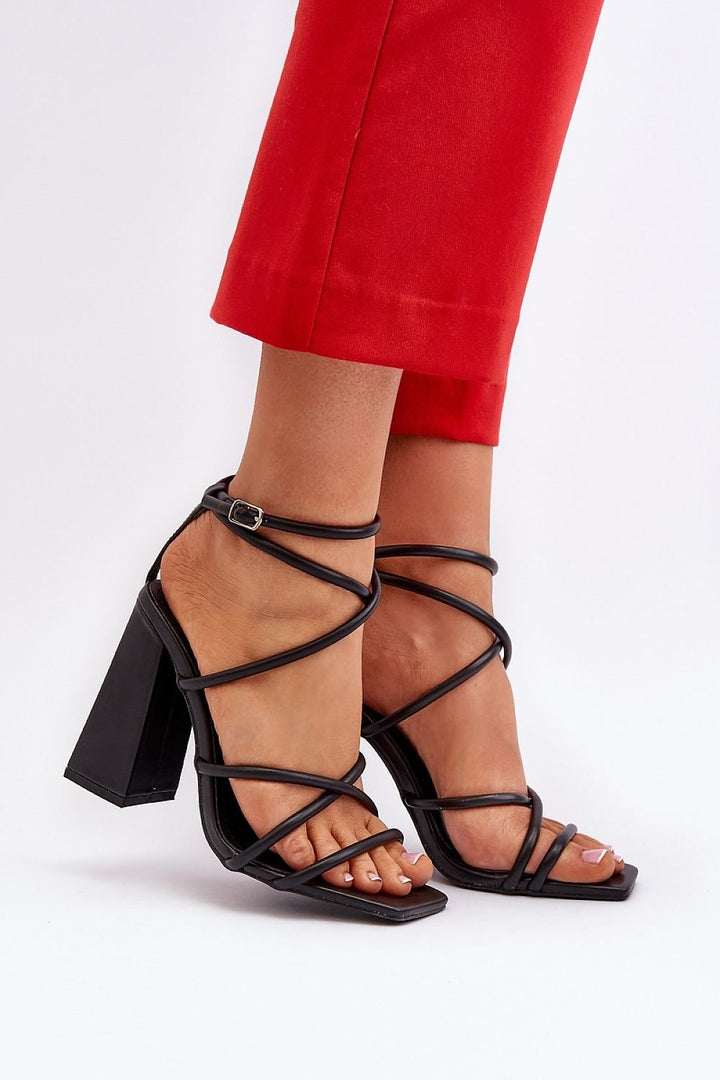 Heel sandals Step in style