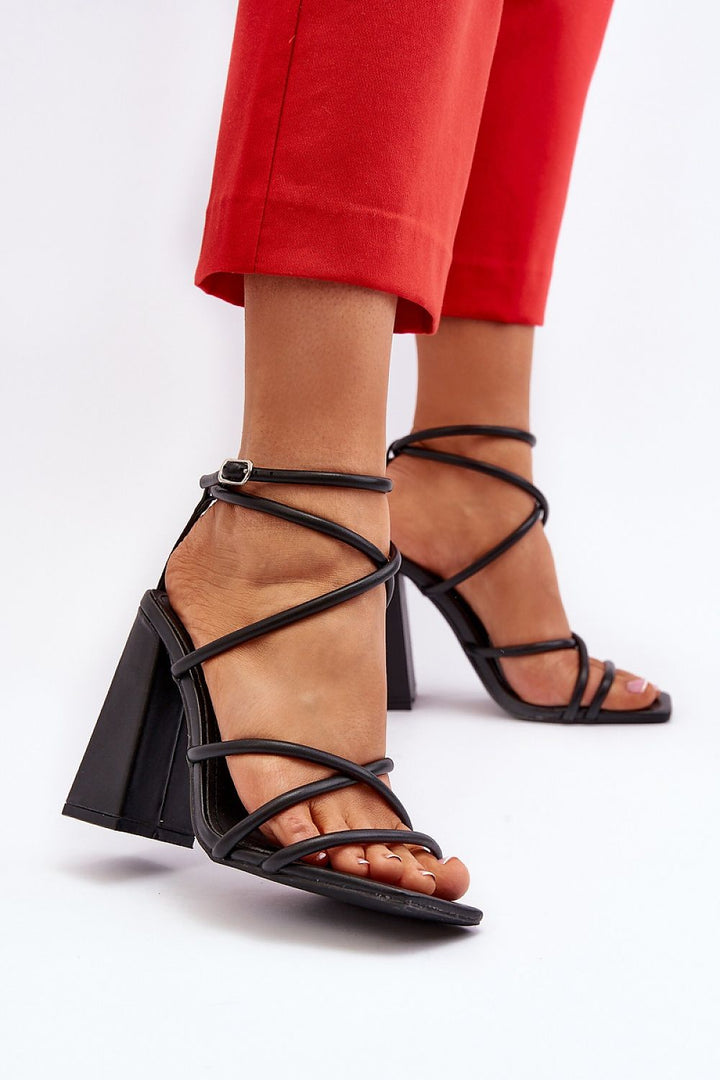 Heel sandals Step in style