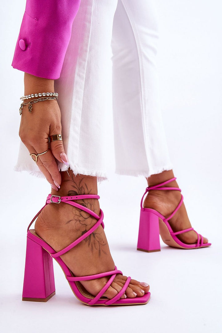 Heel sandals Step in style