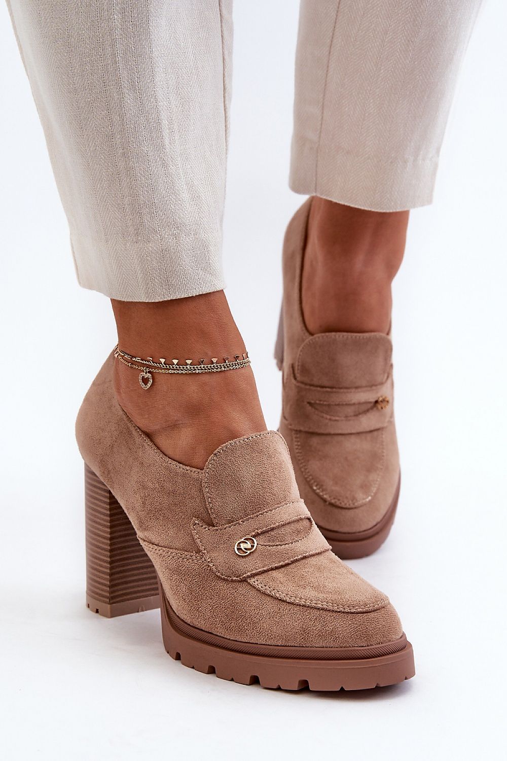 Heeled low shoes Step in style