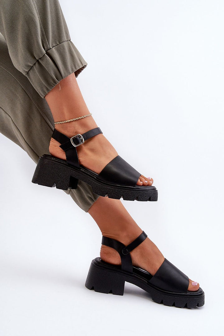 Heel sandals Step in style