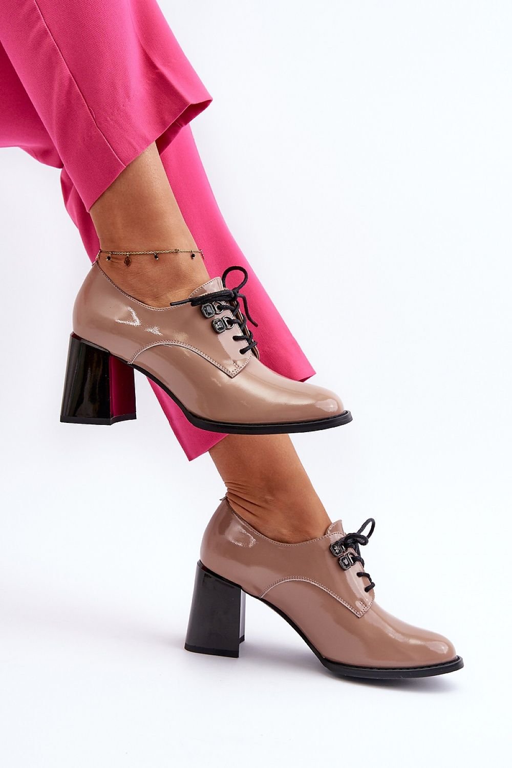 Heeled low shoes Step in style