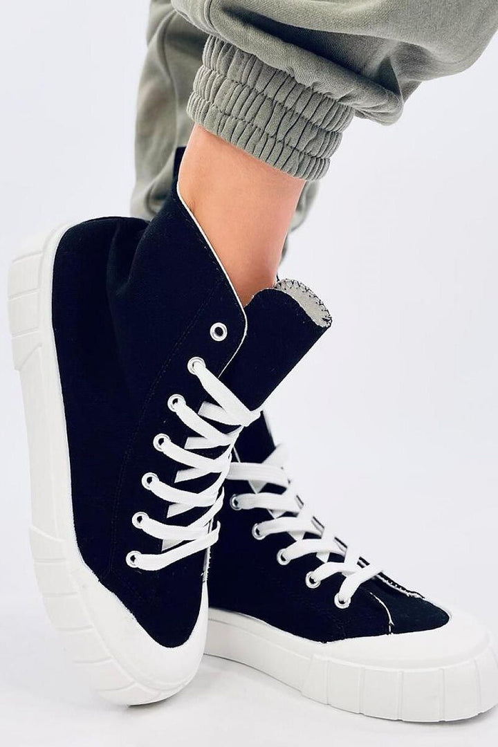 Sneakers Inello