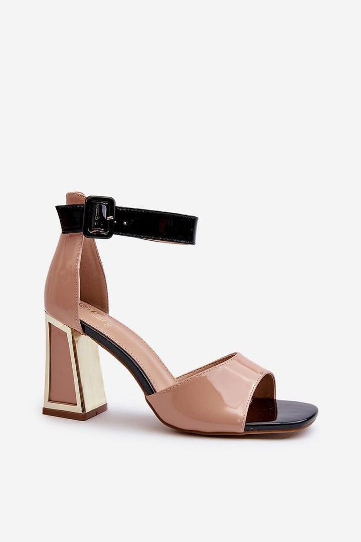 Heel sandals Step in style