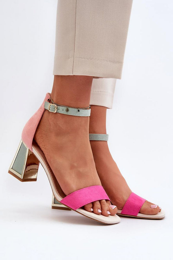 Heel sandals Step in style