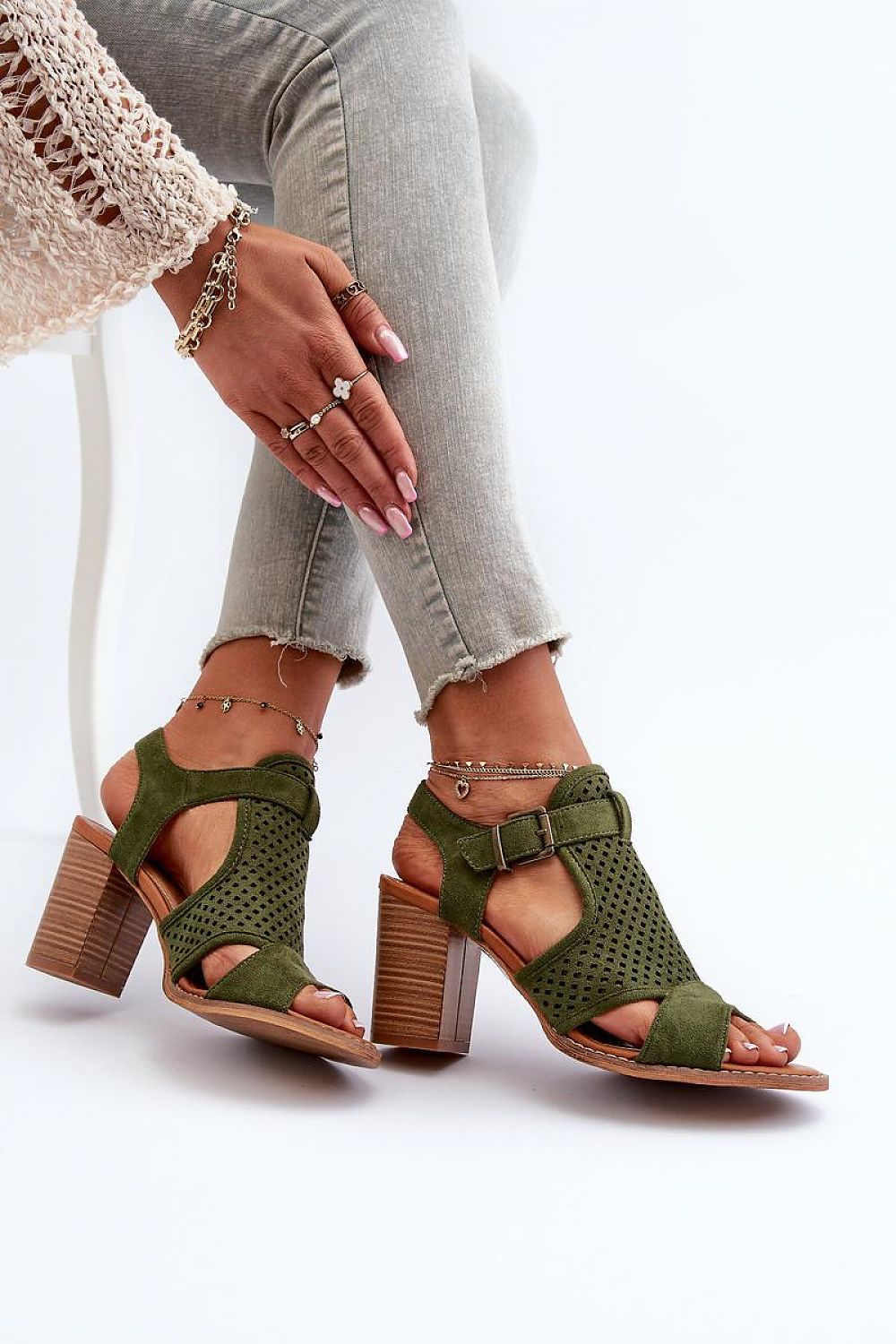 Heel sandals Step in style