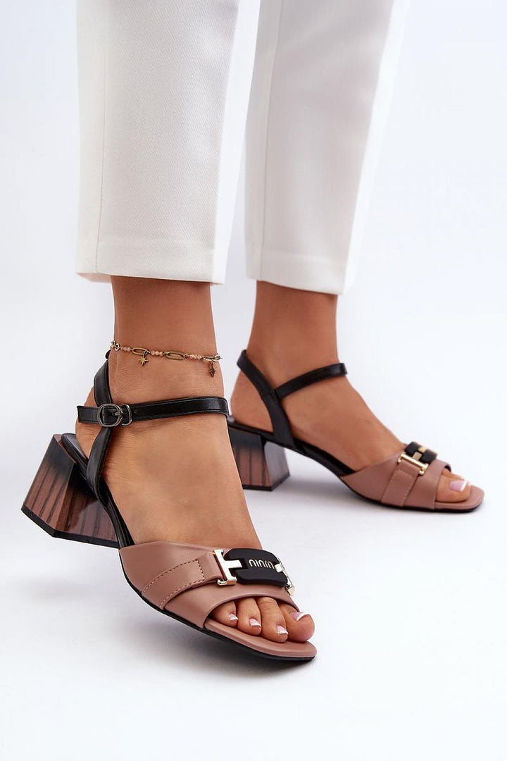 Heel sandals Step in style