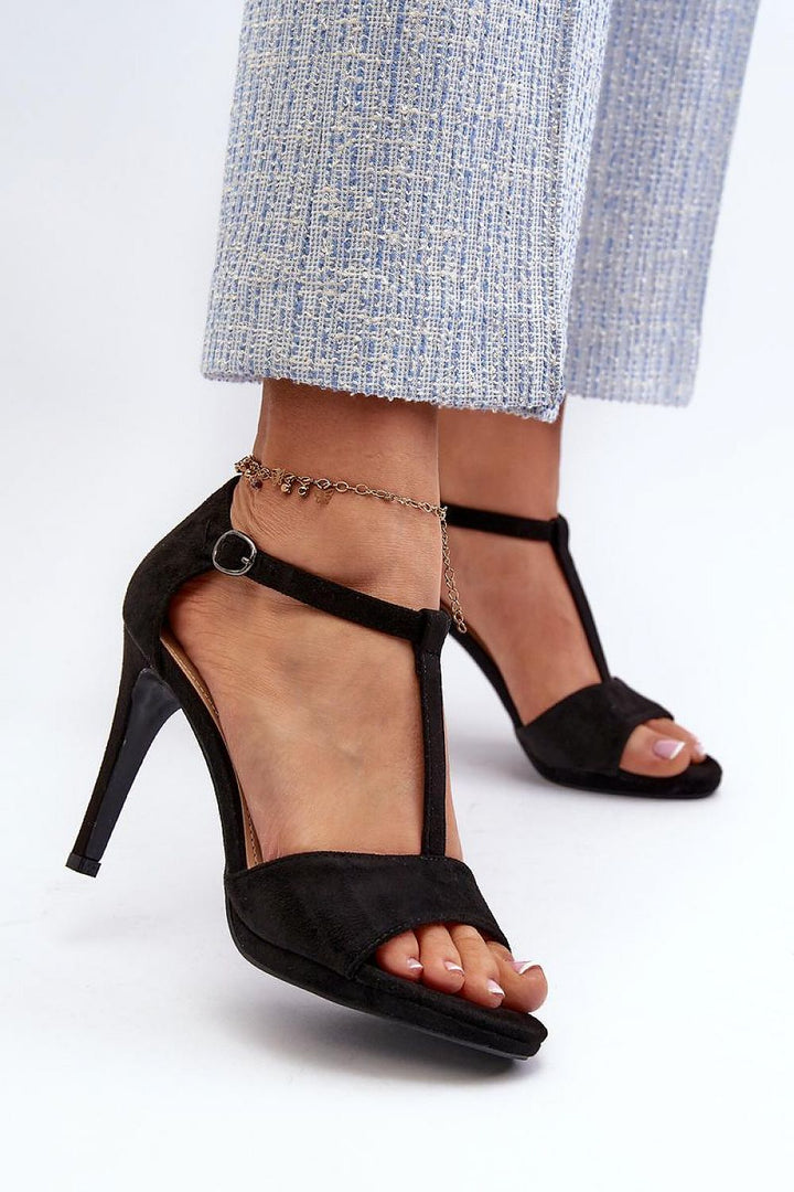 Heel sandals Step in style